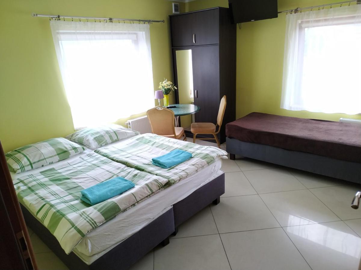 Gosciniec W Ogrodzie Apartment Brusy Bagian luar foto